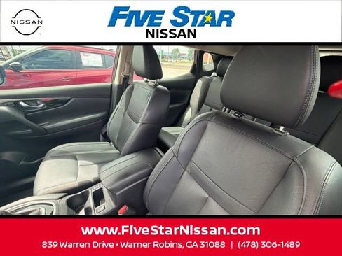Used 2018 Nissan Rogue Sport SL w/ SL Premium Package FWD image 17