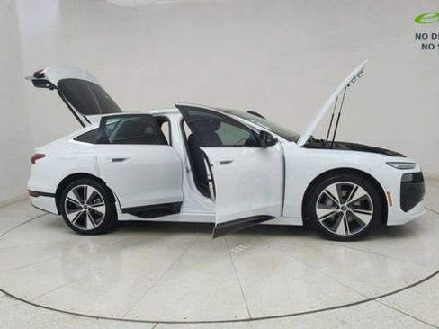 Used 2025 Audi A6 e-tron Premium Plus w/ Premium Plus RWD image 70