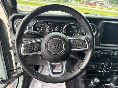 Used 2023 Jeep Wrangler Unlimited Sahara w/ Cold Weather Group AWD/4WD image 17