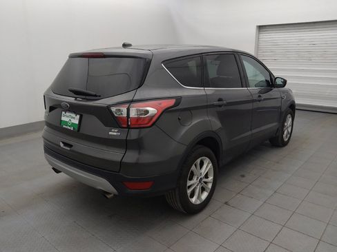 Used 2017 Ford Escape SE image 9