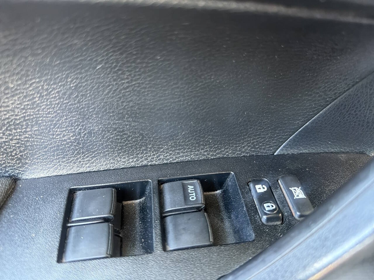 Used 2014 Toyota Corolla L FWD image 19