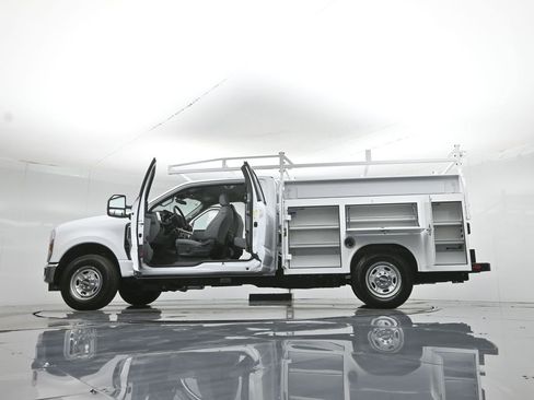 New 2026 Ford F250 XL RWD image 57