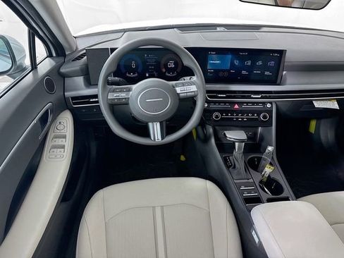 New 2025 Hyundai Sonata SE image 18