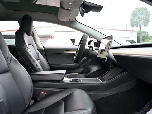 Used 2022 Tesla Model 3 Standard Range image 15