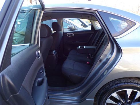 Used 2019 Nissan Sentra SR image 27