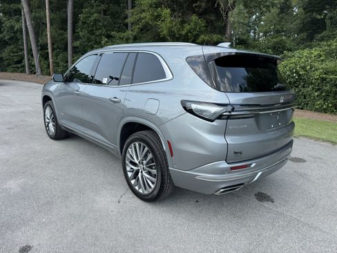 Used 2025 Buick Enclave Avenir w/ Super Cruise Package FWD image 5