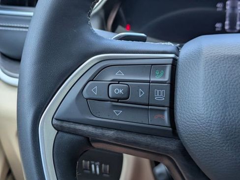 Used 2024 Jeep Grand Cherokee Limited w/ Luxury Tech Group II AWD/4WD image 34
