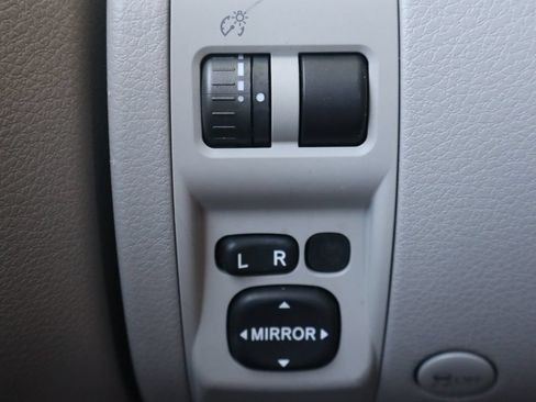 Used 2011 Subaru Forester 2.5X w/ Popular Equipment Group 1A AWD/4WD image 28