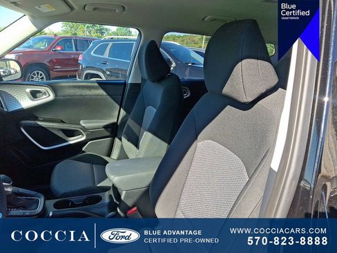 Used 2023 Kia Soul LX w/ LX Technology Package image 14