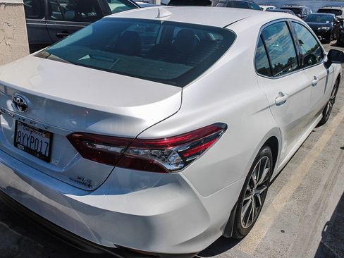 Used 2022 Toyota Camry XLE FWD image 14