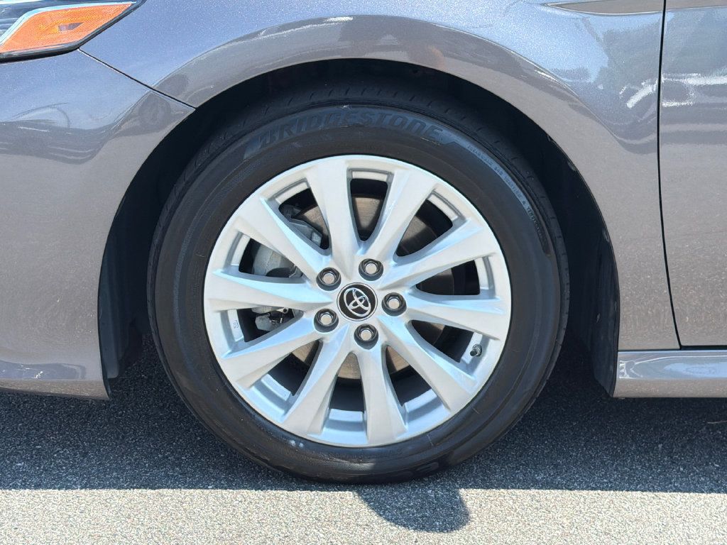Used 2019 Toyota Camry LE w/ Convenience Package FWD image 13