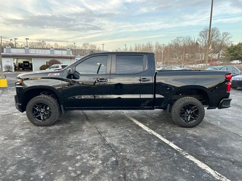 Used 2022 Chevrolet Silverado 1500 LT Trail Boss image 2