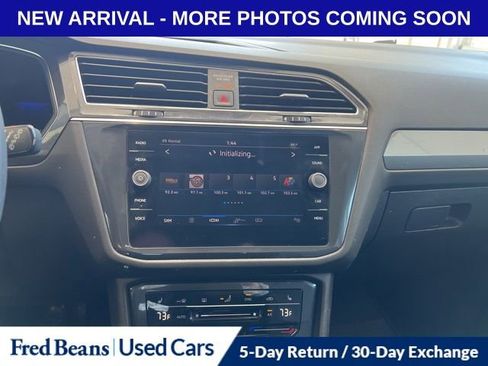 Used 2022 Volkswagen Tiguan SE w/ Panoramic Sunroof Package AWD/4WD image 12