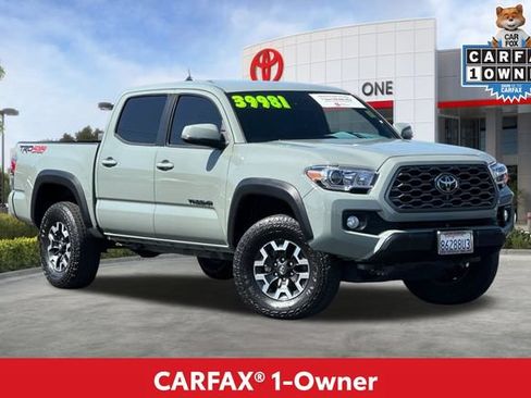 Used 2023 Toyota Tacoma TRD Off-Road w/ Technology Package AWD/4WD image 2