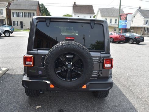 Used 2021 Jeep Wrangler Unlimited Sahara AWD/4WD image 5