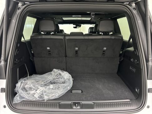 New 2026 Jeep Grand Wagoneer 4WD image 9