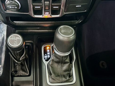 Certified 2022 Jeep Wrangler Unlimited Sahara image 27