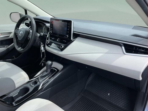 Used 2021 Toyota Corolla LE FWD image 18
