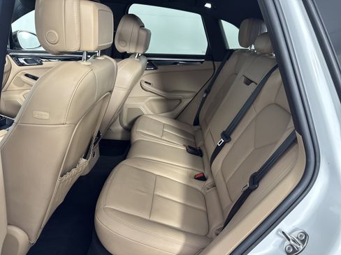 Used 2023 Porsche Macan Turbo image 21