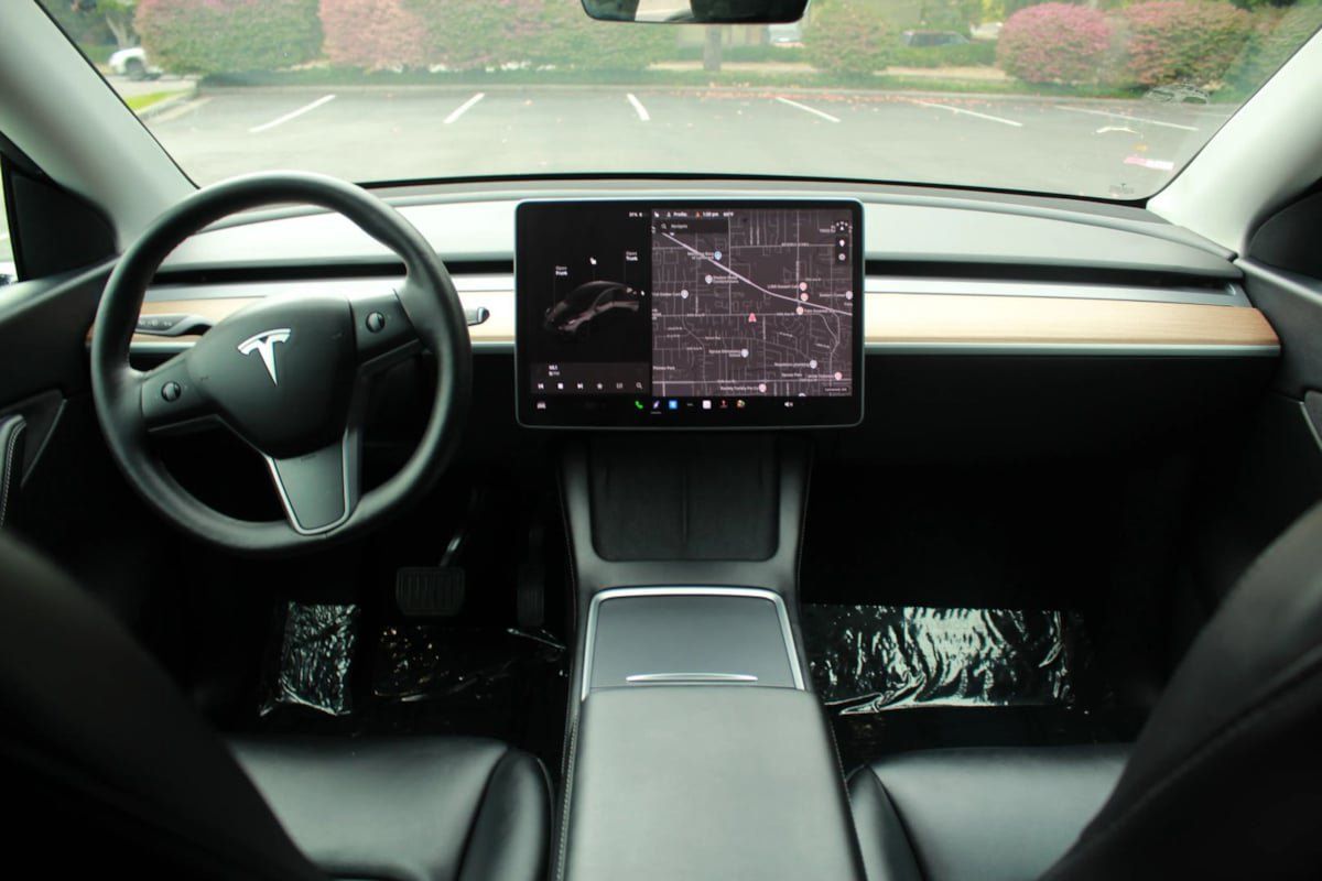 Used 2022 Tesla Model Y Long Range AWD/4WD image 11