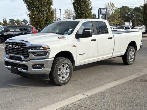 Used 2025 RAM 3500 Big Horn AWD/4WD image 4