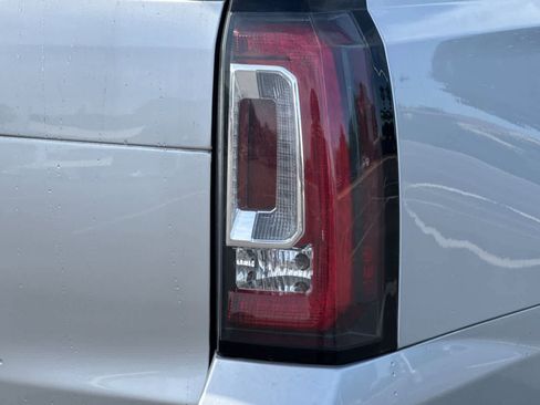 Used 2018 GMC Yukon SLT AWD/4WD image 31