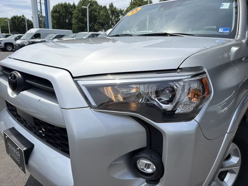 Used 2024 Toyota 4Runner SR5 Premium w/ Moonroof Package RWD image 5