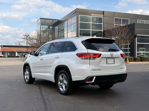 Used 2019 Toyota Highlander Limited image 3