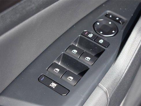 New 2026 Kia Sportage EX image 18