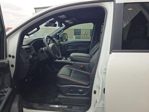 Used 2024 Nissan Titan PRO-4X w/ Pro-4x Convenience Package image 7