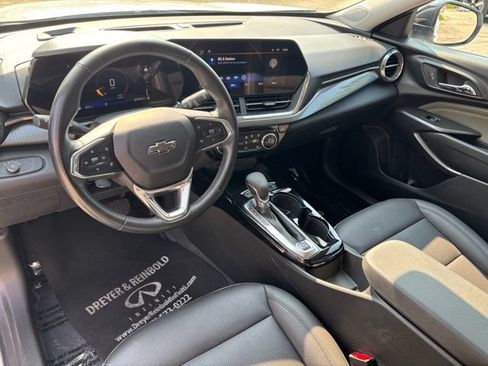 Used 2024 Chevrolet Trax ACTIV w/ Sunroof Package FWD image 18