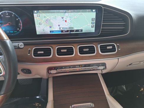 Used 2021 Mercedes-Benz GLS 450 4MATIC image 19