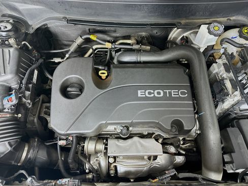 Used 2021 Chevrolet Equinox LT image 35