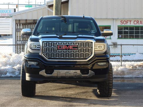 Used 2017 GMC Sierra 1500 Denali image 2