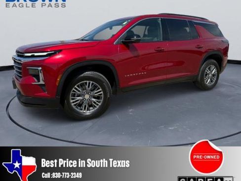 Used 2025 Chevrolet Traverse LT w/ Driver Confidence Package image 1