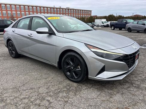 Used 2022 Hyundai Elantra SEL image 6