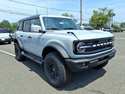 New 2026 Ford Bronco Outer Banks w/ Sasquatch Package