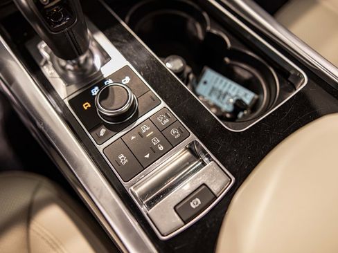 Used 2017 Land Rover Range Rover Sport HSE image 31