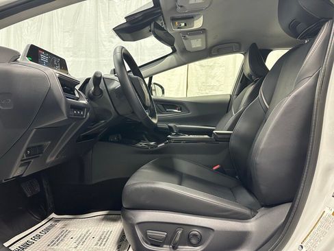 Used 2025 Toyota Prius XLE image 14
