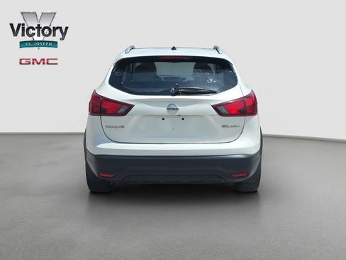 Used 2018 Nissan Rogue Sport SL w/ SL Premium Package AWD/4WD image 16