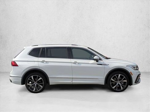 Used 2024 Volkswagen Tiguan SEL R-Line AWD/4WD image 4