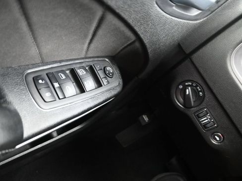 Used 2023 Dodge Charger SXT RWD image 8