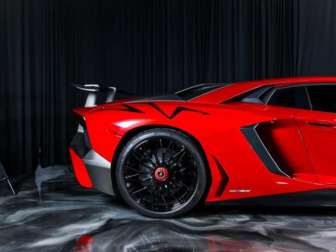 Used 2016 Lamborghini Aventador LP 750-4 Superveloce AWD/4WD image 3