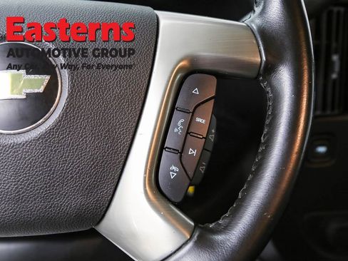 Used 2017 Chevrolet Express 2500 RWD image 16