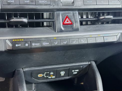 Used 2025 Kia K4 FWD image 23