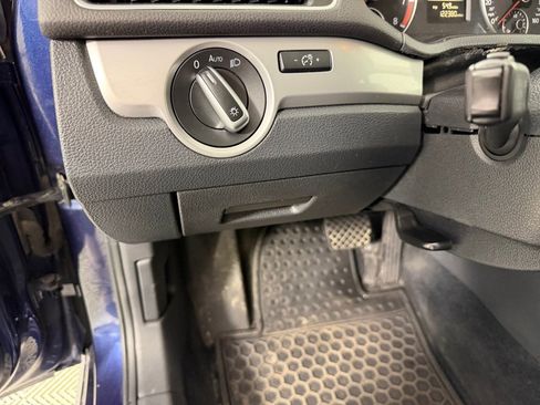 Used 2013 Volkswagen Passat 2.5 S image 11