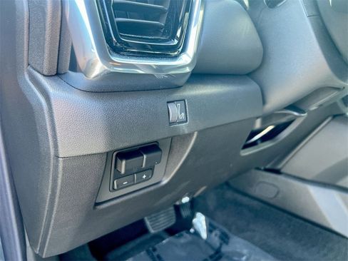 New 2025 GMC Canyon Elevation w/ Convenience Package image 16