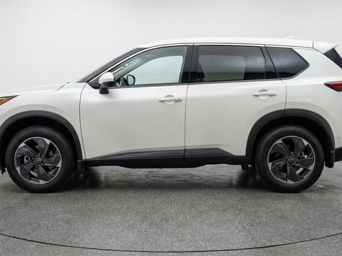 Used 2025 Nissan Rogue SV AWD/4WD image 5