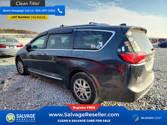 Used 2020 Chrysler Pacifica Touring-L FWD image 3