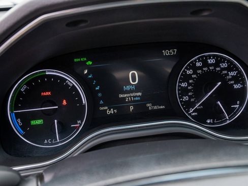 Certified 2021 Toyota Avalon XLE w/ Moonroof Package image 20